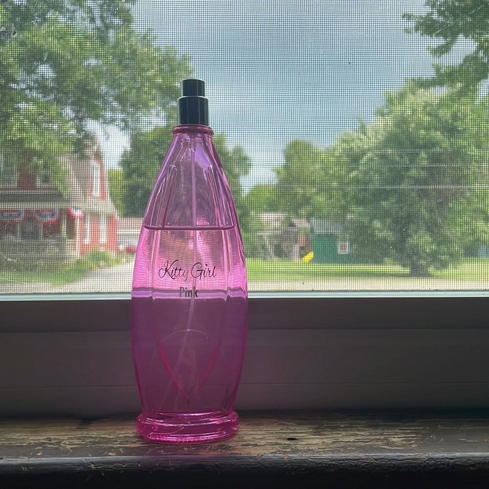 Kitty Girl Pink perfume
